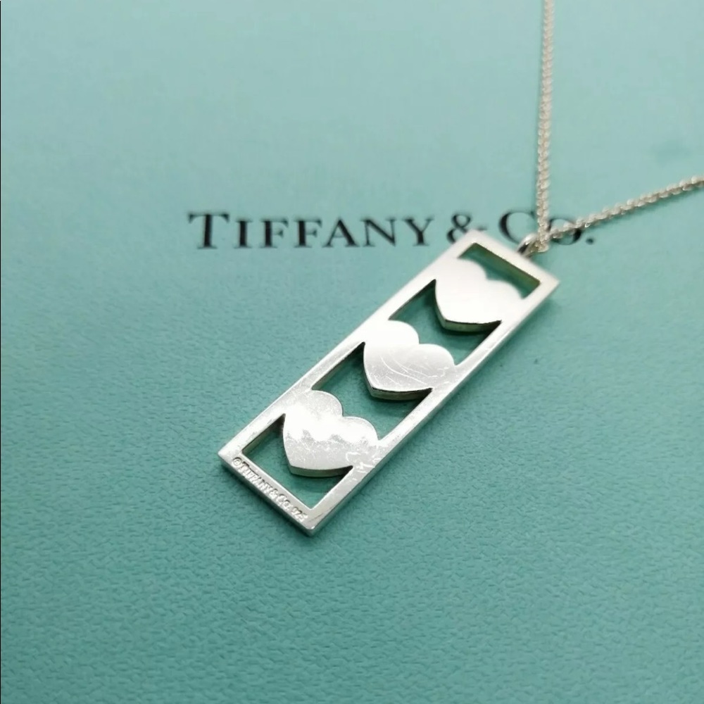 Vertical Tiffany 3 heart pendant, sterling silver.